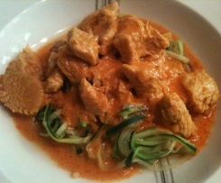 Zucchini-Spaghetti mit Joghurthühnchen  LOW CARB