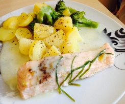 Variation von Lachsfilet mit Brokkoli, Kartoffeln und Dillsauce