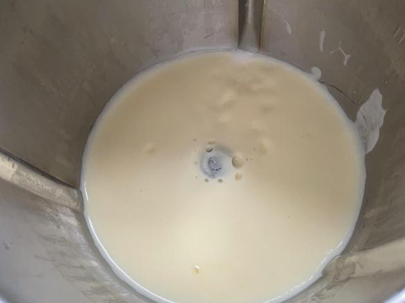 schnelle Weinsoße Weinsauce Weinschaumsoße Weinschaumsauce mit ganzen Eiern