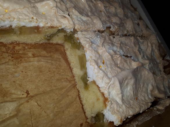 Rhabarberkuchen mit Baiser