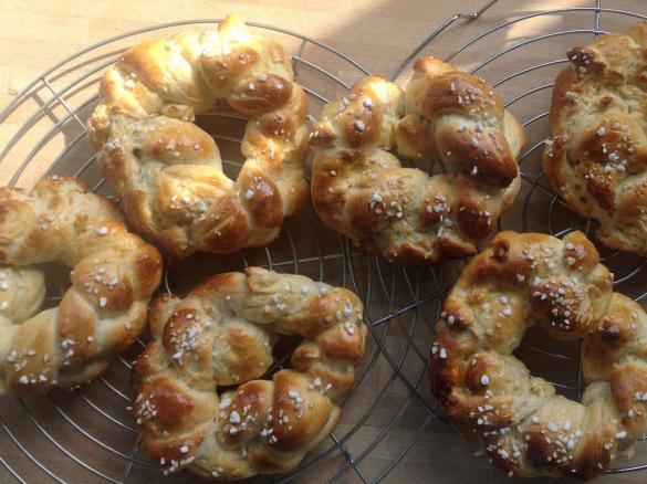 Goldgelbe Kamut Hefekränze-extrem gesund, extrem lecker!