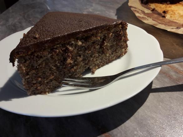 Nusskuchen mit Schoko-Nougat -Glasur