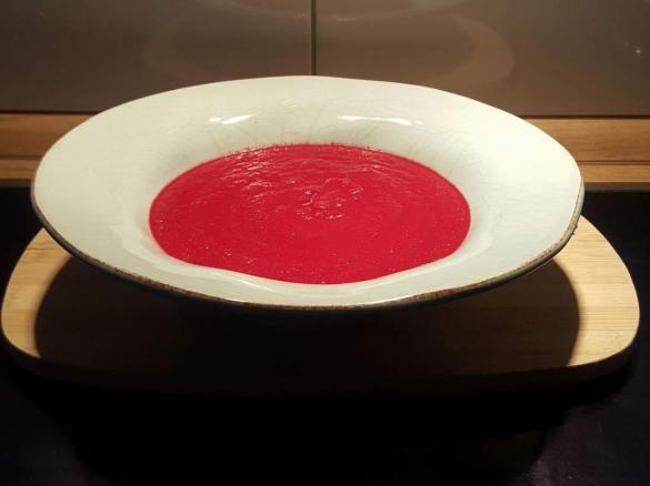 Rote Bete Suppe mit Apfel , vegan