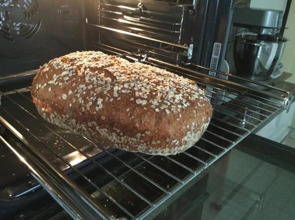 Mischbrot mit Körnern