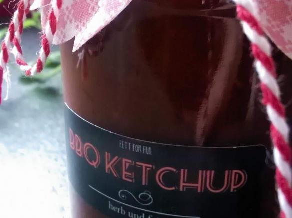 BBQ-KetchUp mit Whiskey und Jalapeños