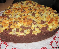 Schokostreuselkuchen mit Vanille-Kirschfüllung