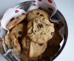 Weiche Schoko-Erdnuss-Cookies nach Jo Wheatley