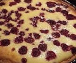 veganer Soja-Grieß-Auflauf mit Kirschen