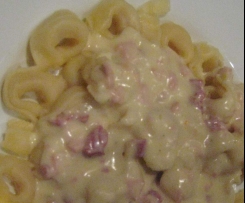Tortellini mit Schinken Sahne Soße 