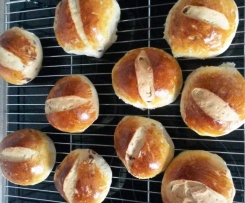 Variation von weiche Rosinenbrötchen wie vom Bäcker