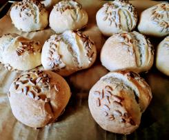 Sonnenblumenbrötchen