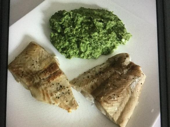 low carb Broccoli mit Lachs