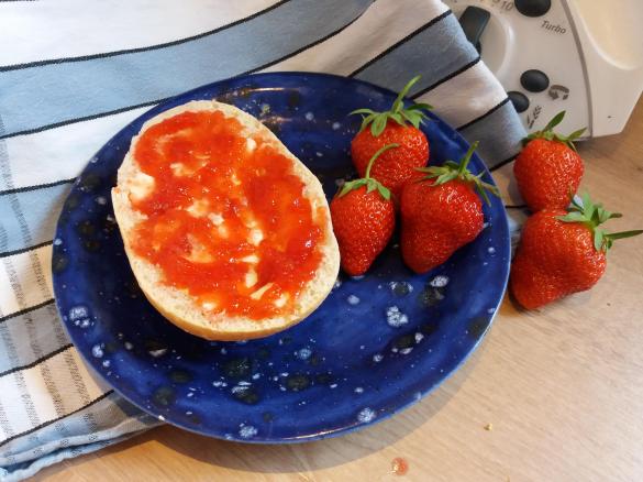 Erdbeermarmelade mit Kokos