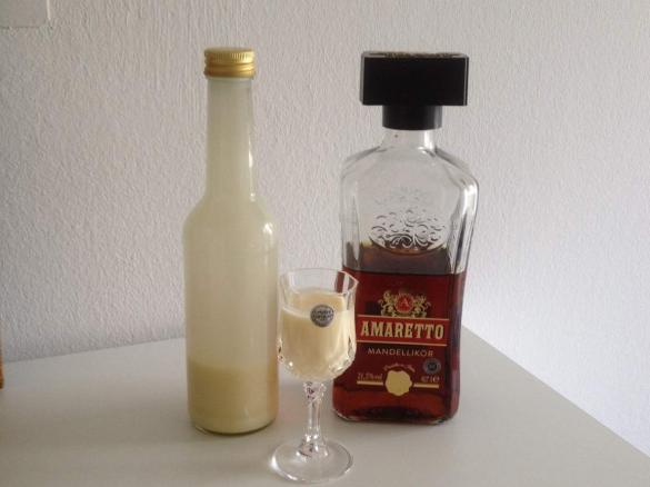 Eierlikör mit Amaretto / Mandellikör