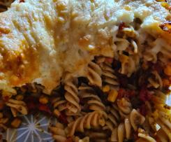 Nudelauflauf mit Rinderhack, Paprika und Mais