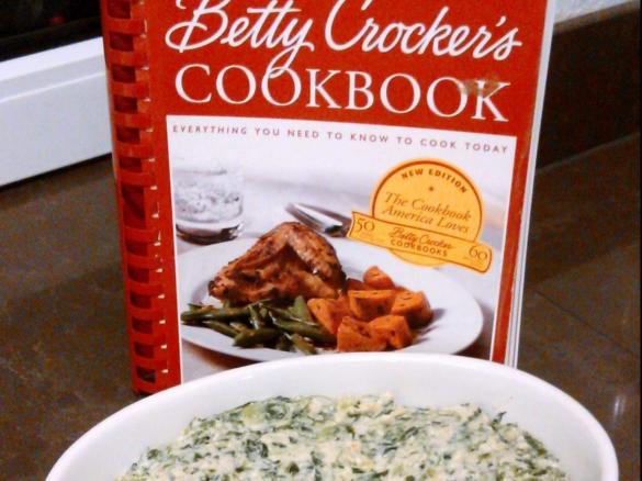 Betty Crocker's heißer Artischocken-Spinat-Dip