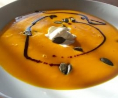 Kürbis-Orangen-Suppe