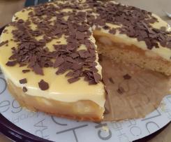 Eierlikörtorte mit Äpfeln