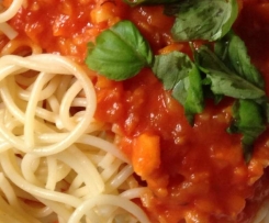 Tomaten-Gemüse-Soße