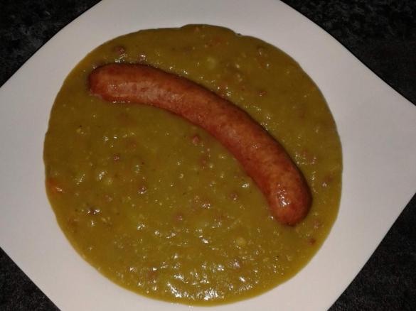 Erbsensuppe mit Würstchen (f. Judith)