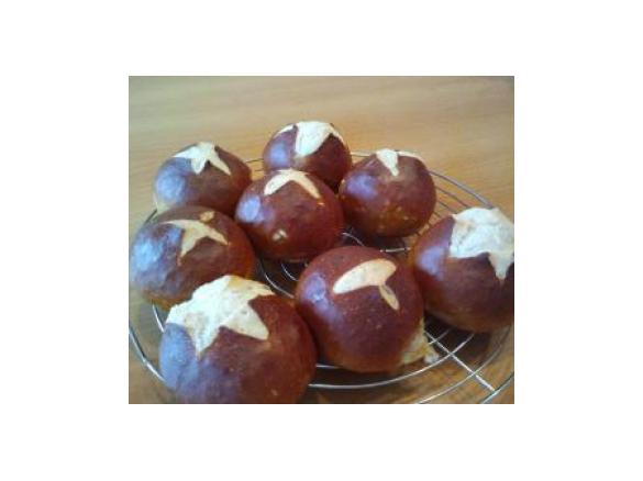 Laugenbrötchen (mit echter Natronlauge)