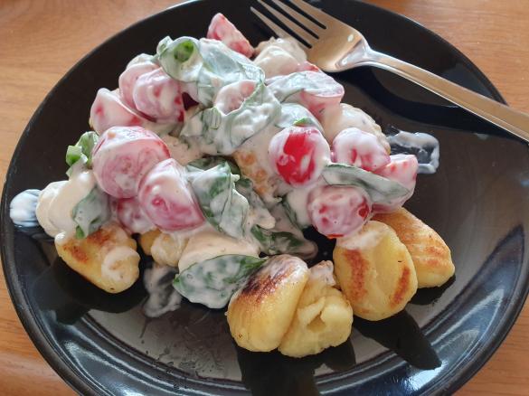 Sommerlicher Gnocchi-Salat
