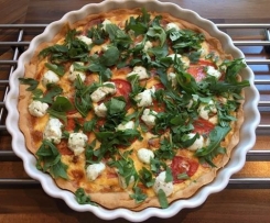 Tomaten - Tarte mit Ziegenkäse und Rucola