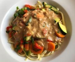 Cremige Erdnusssauce