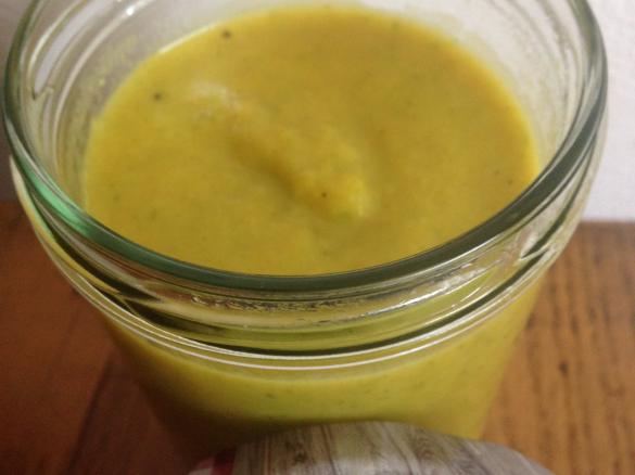 Chinakohlsuppe mit einem Hauch Curry