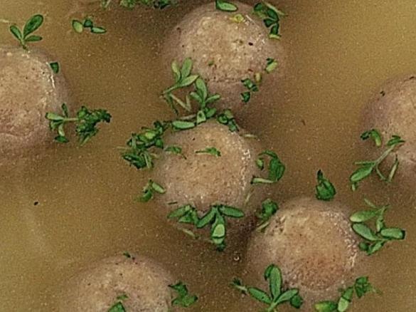 Zwieback Suppenklöße für Hühner oder Rindfleischsuppe