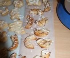 Variation von Marzipankipferl  " mehlfrei "  super schnell