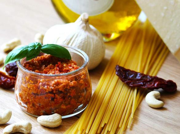 Tomaten-Pesto mit Cashewkernen