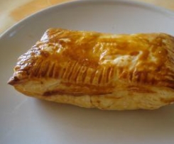 Blätterteigtaschen mit Schafskäsefüllung