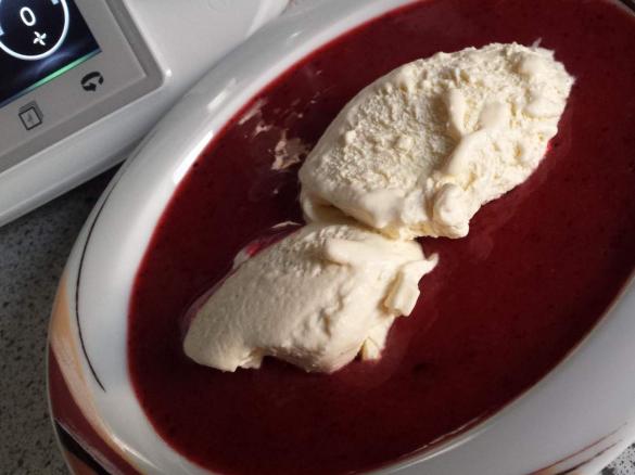 Fruchtige Kaltschale