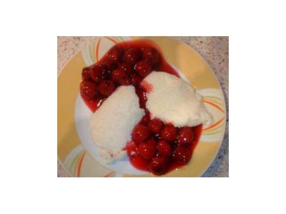 Grießnocken auf Kaiserkirschen