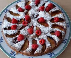 Nektarinen-Nuss Kuchen mit Himbeeren