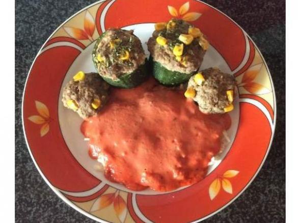Zucchini gefüllt