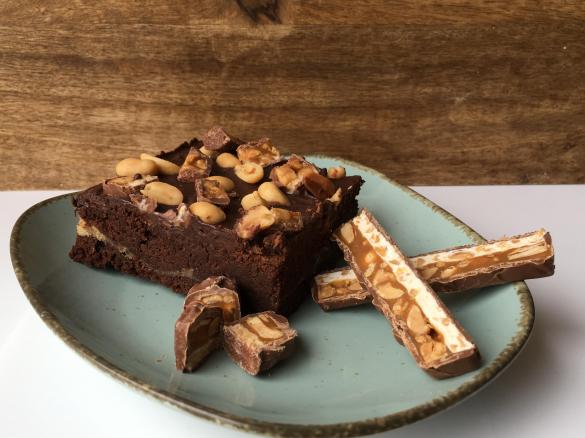 Snickers-Cheesecake-Brownies