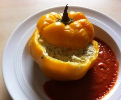 Paprikaschoten mit Schafskäsefüllung