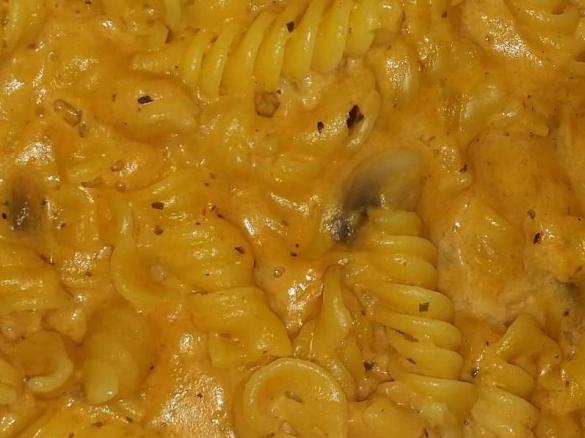 All in One Nudeln mit Champignons in Rahmsosse