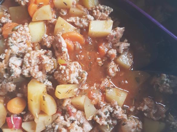 Kartoffel-Hack-Eintopf
