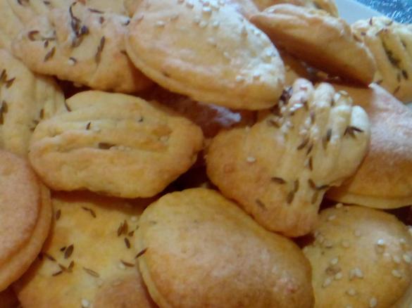 Käsetaler-Kräcker .......auch zum Reste verwerten geeignet