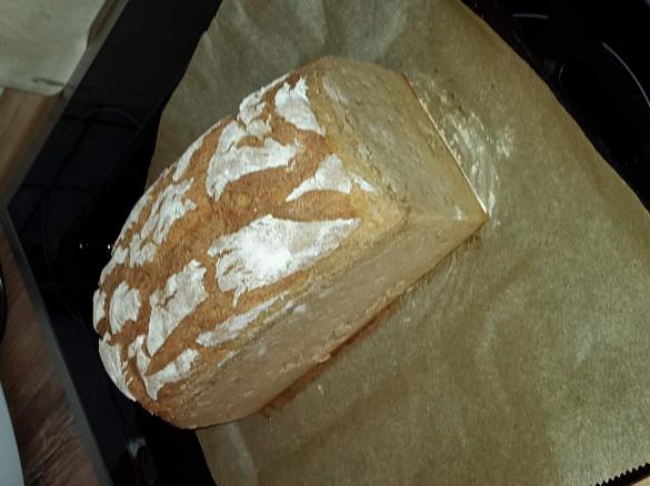 Roggenmischbrot im Backrahmen mit Sauerteig und Hefe