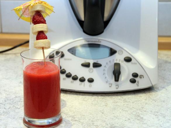 Kinder - Smoothie mit Banane und Erdbeeren