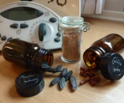 Schokoladen-Salz mit Tonkabohne und Chili