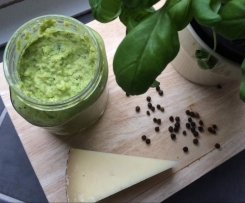 Grünes Spargel-Pesto