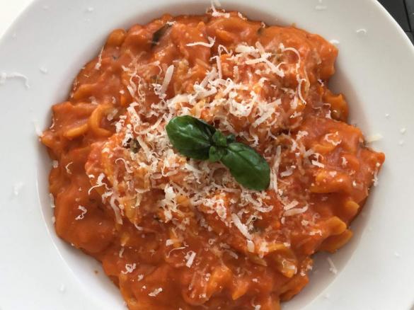 Nudeln in Tomatensauce 