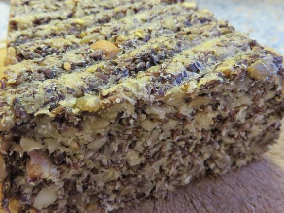 Brot mit Flohsamen und Chia, Eiweißbrot