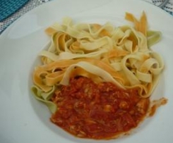 Pasta mit Thunfisch und Tomaten ( al tonno con pomodori)
