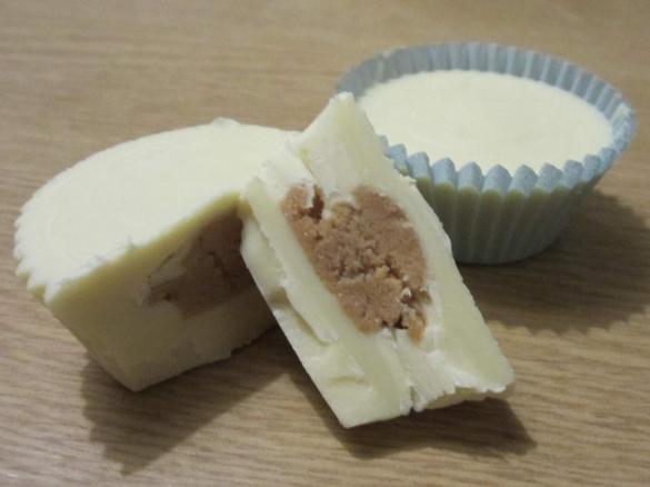 Peanutbutter Cups mit weißer Schokolade